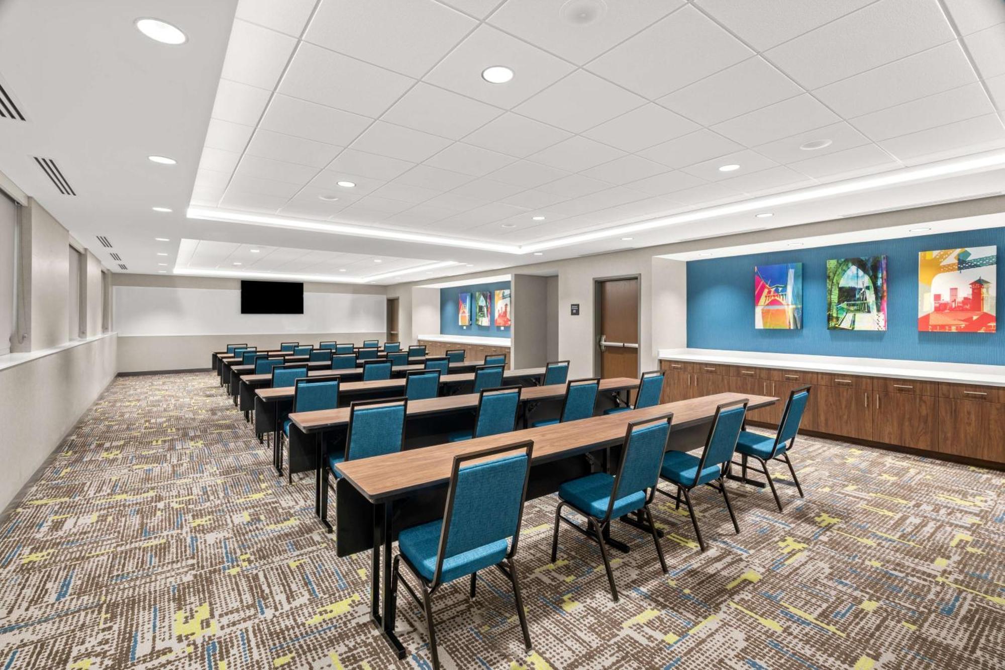 Hampton Inn & Suites Tigard Exterior photo